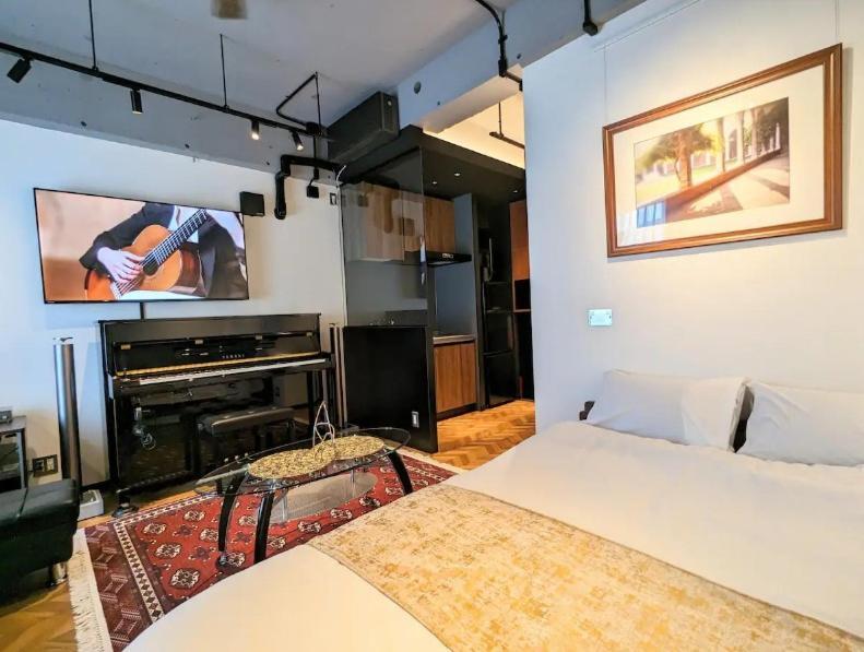 Acoustic Garage Apartment Tokyo