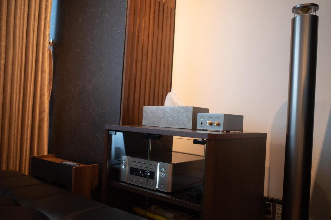 Acoustic Garage Apartment Tokyo